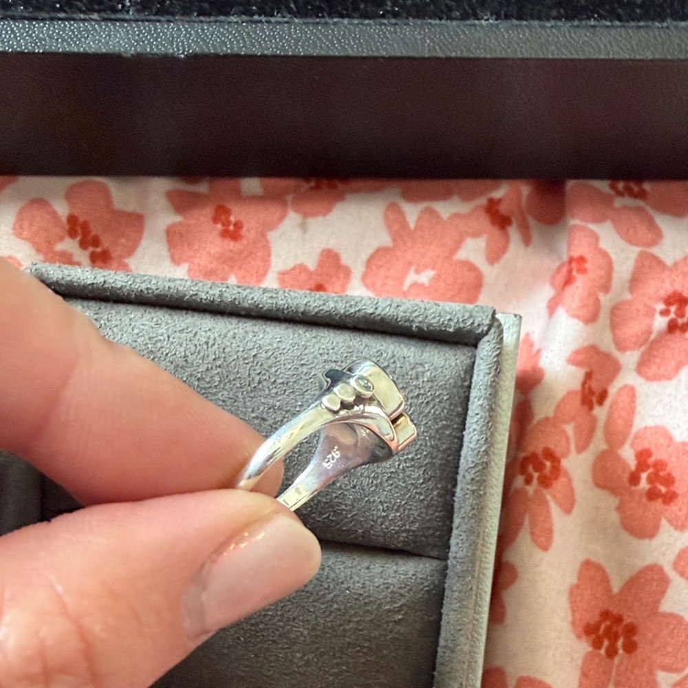 Elegant Silver Ring with Opal and Sapphire - Picture 3 of 4